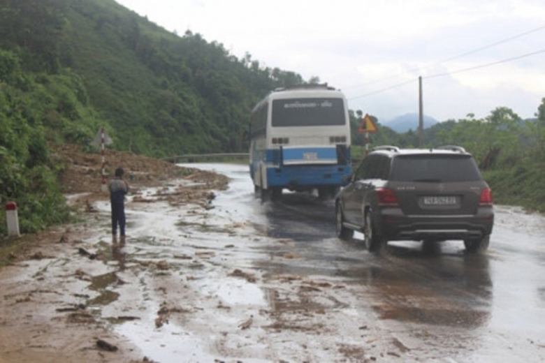 Dam- bao- thong- xe- QL49- va- duong- HCM- qua- Th