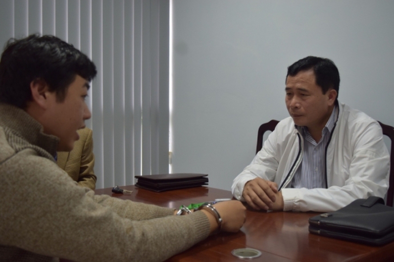 Ke- cuop- ngan- hang- cat- giau- sung- nha- nguoi-