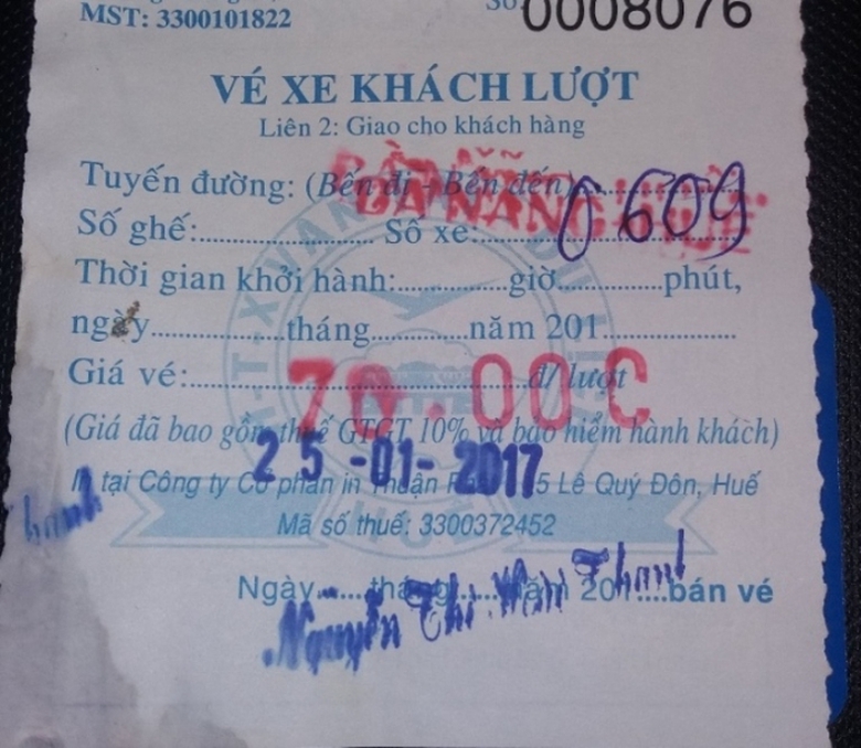 Xe- khach- Da- Nang- ra- Hue- chieu- 28- Tet- day-