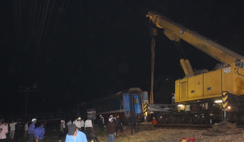 Trang- dem- cuu- ho- som- thong- tuyen- duong- sat