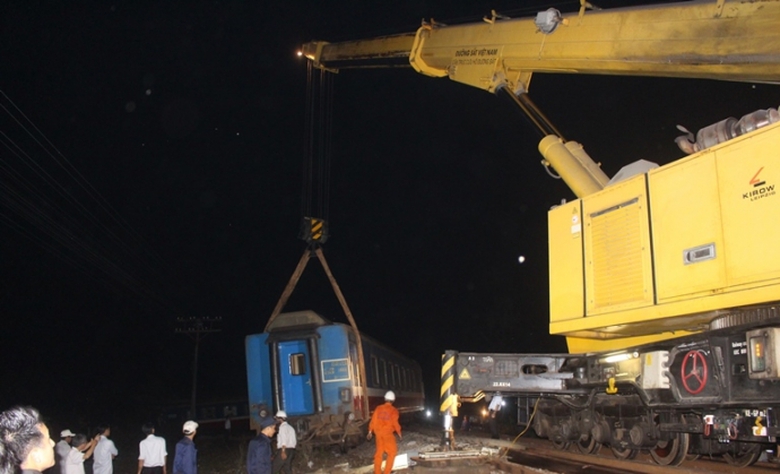 Trang- dem- cuu- ho- som- thong- tuyen- duong- sat