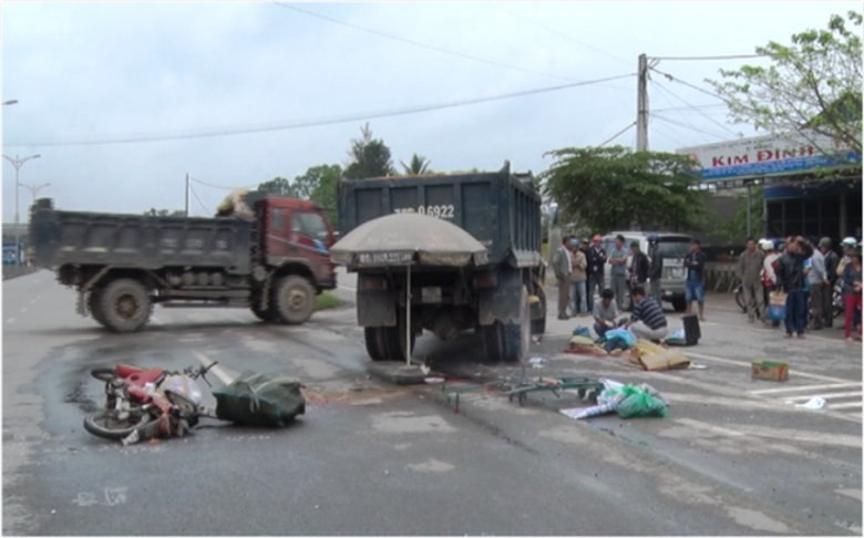 Xe- ben- dam- xe- may- thanh- nien- ban- quan- ao-