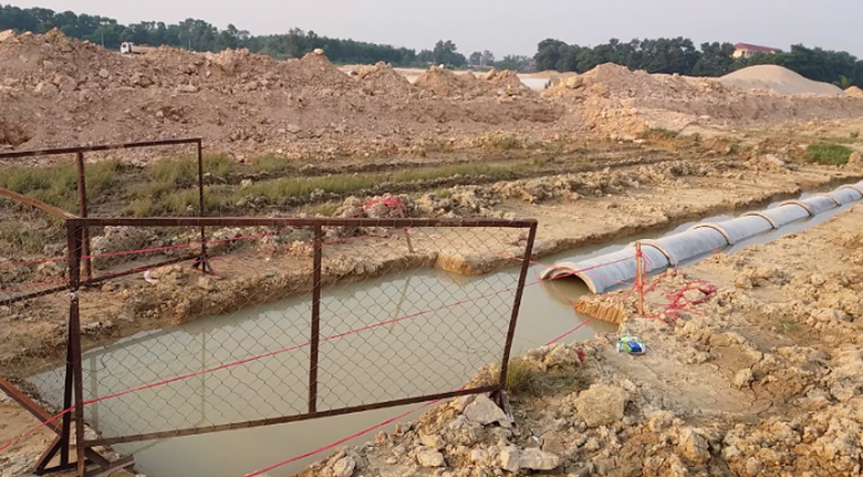 Lot- ho- ga- cong- trinh- be- trai- 5- tuoi- tu- v