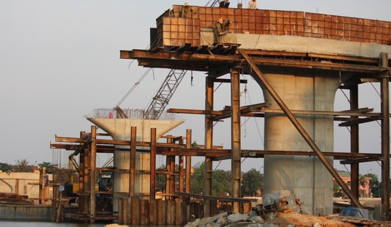 Can- canh- lao- dam- Super- T- dau- tien- cau- Tha