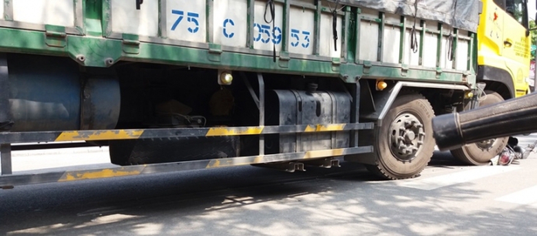 Xe- may- bi- xe- tai- nuot- gam- cu- ong- may- man