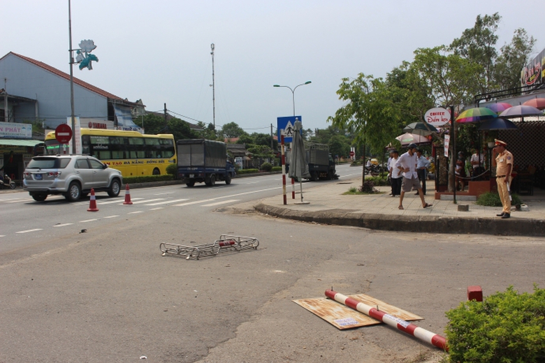 Xe- tai- leo- via- he- QL1- tong- nguoi- phu- nu- 