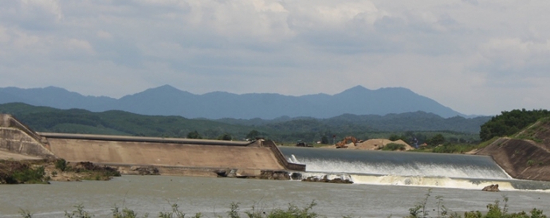 Ben- thuy- khong- phep- de- doa- cong- trinh- dai-