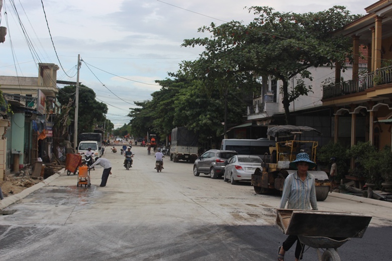 Thu- truong- Le- Đinh- Tho- thi- sat- cau- Thanh- 