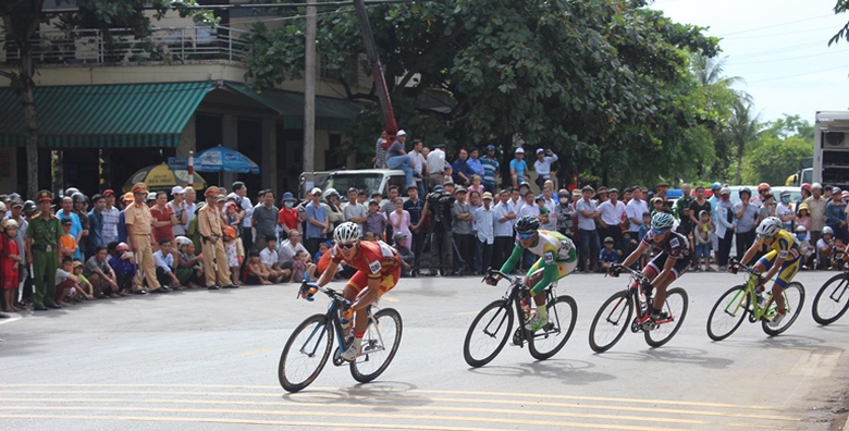 VDV- Quan- khu- 7- ve- Nhat- chang- dua- quanh- Th