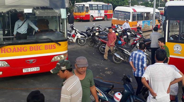 Vu- DN- xe- buyt- bi- lai- xe- vay- tru- so- Nop- 