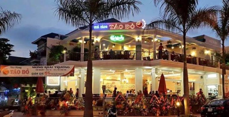 Them- doi- tuong- vu- no- sung- o- nha- hang- Tao-