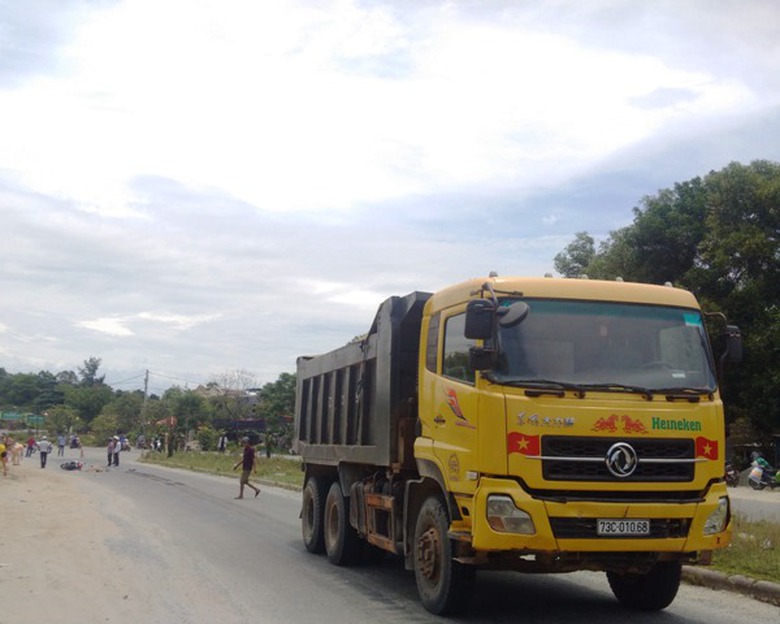 Xe- tai- dam- xe- may- tren- duong- Vo- Van- Kiet-