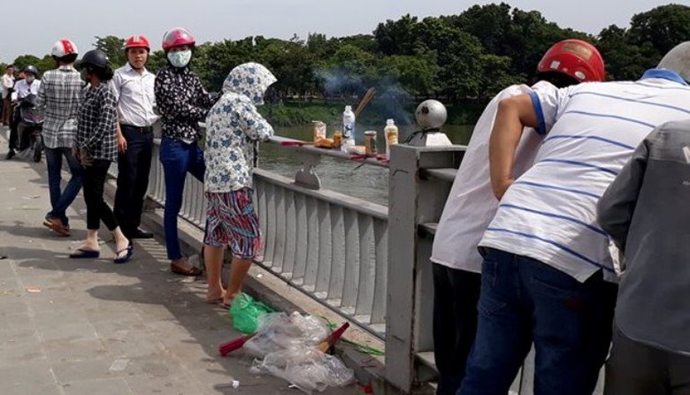 Nam- sinh- gui- tin- nhan- roi- nhay- cau- Da- Vie