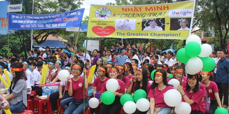 Doi- mua- co- vu- cau- be- Google- chinh- phuc- Du