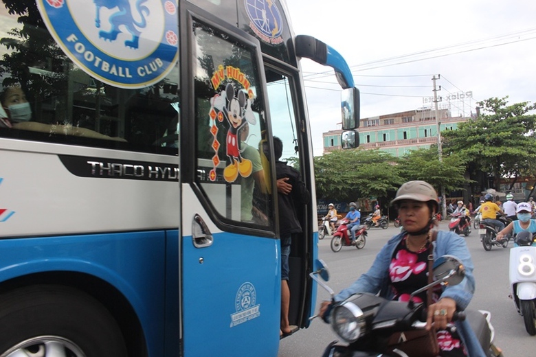 Bat- nhao- hoat- dong- xe- hop- dong- open- tour- 