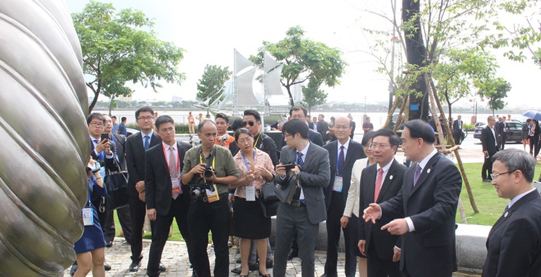 Pho- Thu- tuong- Pham- Binh- Minh- khai- truong- C