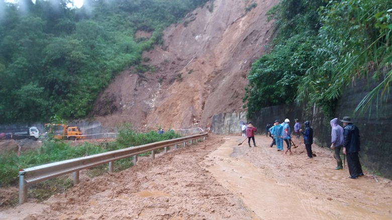 Can- canh- vi- tri dut- taluy- am- lun- truot- nen