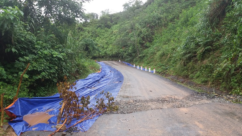 Can- canh- vi- tri dut- taluy- am- lun- truot- nen