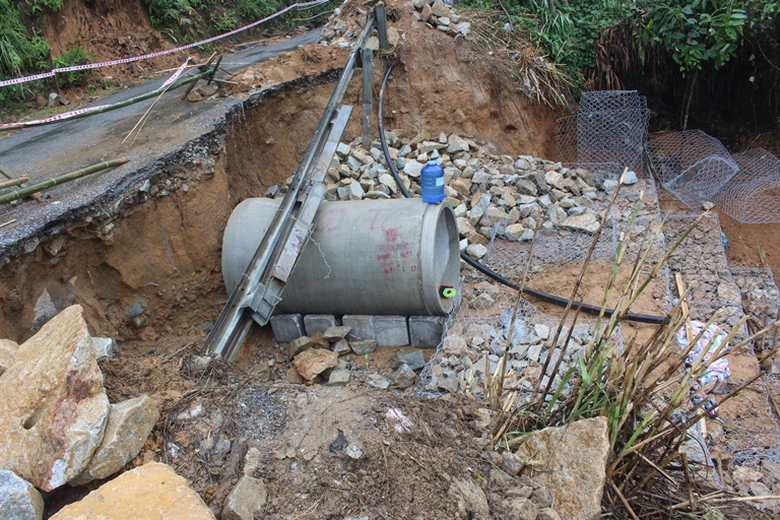 Can- canh- vi- tri dut- taluy- am- lun- truot- nen