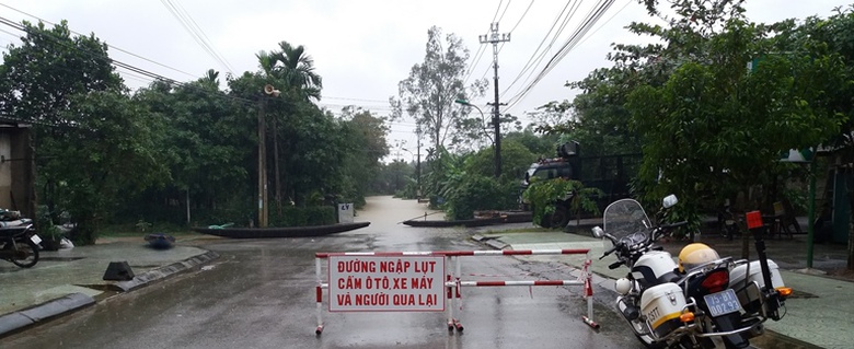 Hue- Hang- ngan- nha- dan- chim- trong- nuoc- lu- 