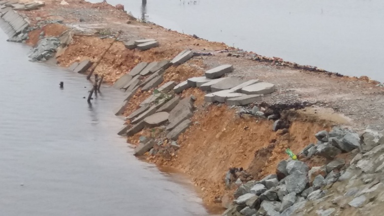 De- ngan- lu- vua- thi- cong- da- hong- do- mua- t