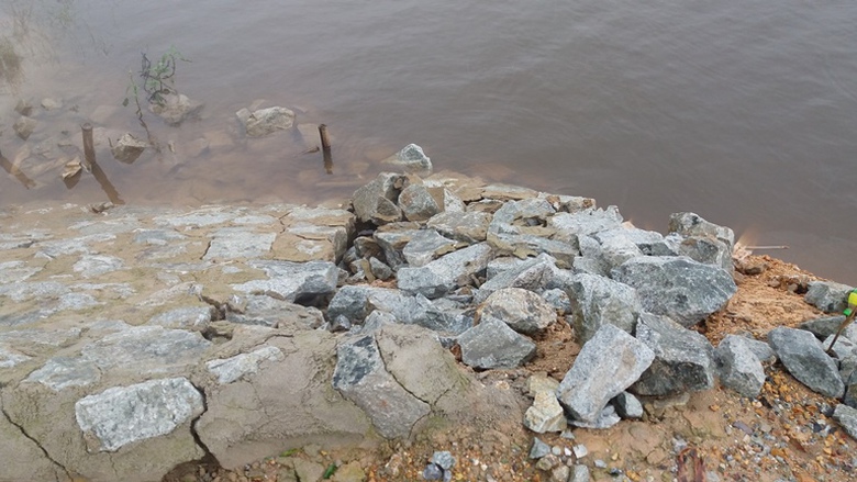 De- ngan- lu- vua- thi- cong- da- hong- do- mua- t