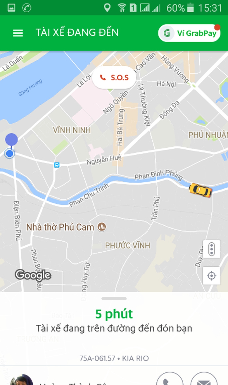 Trai- nghiem- taxi- chay- chui- Grab- tai- Hue- 2
