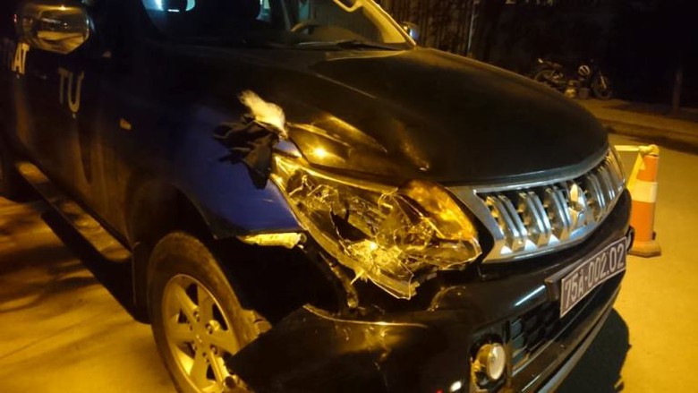 Hue- Va- cham- giua- xe- Canh- sat- va- xe- may- 2