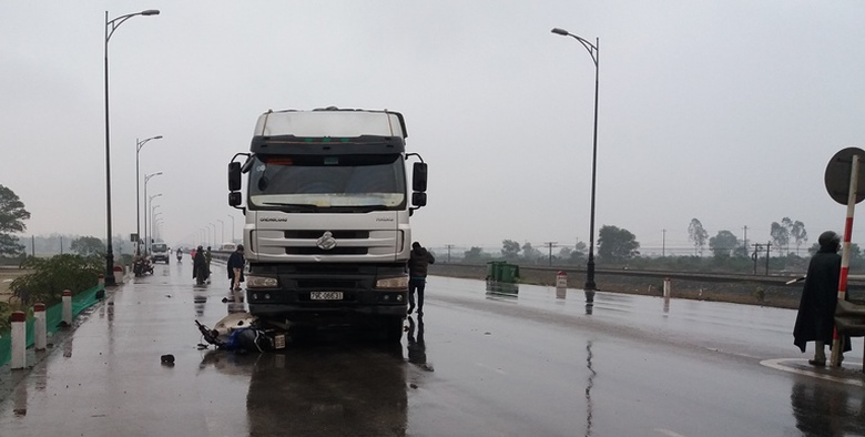 Xe- tai- dam- xe- may- nguoi- dan- ong- nhap- vien