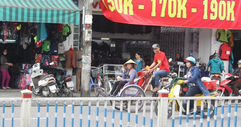 Xem- cac- chi- tieu- thuong- anh- xich- lo- Hue- c