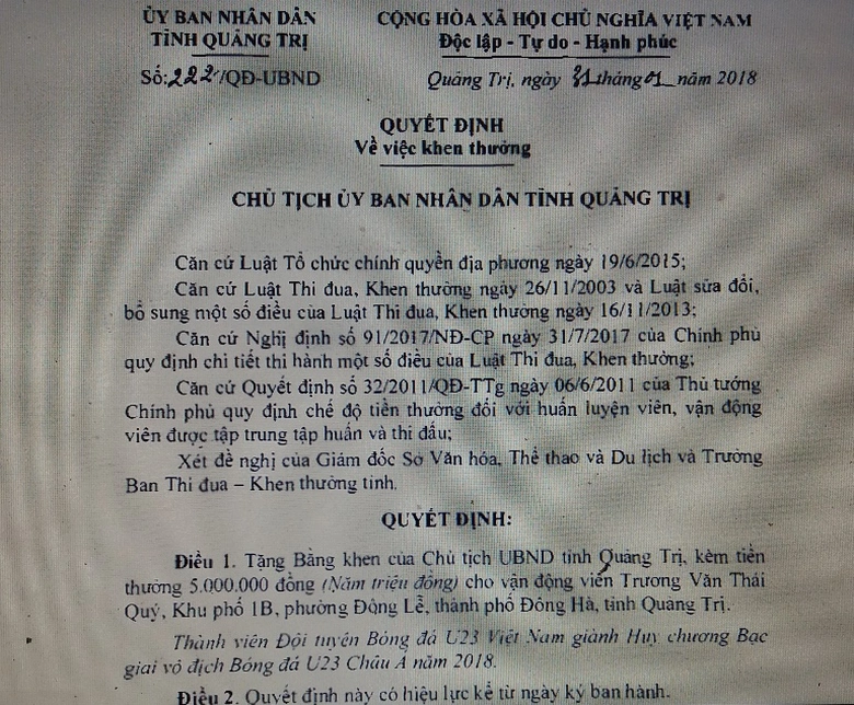 Quang- Tri- tang- Bang- khen- vinh- danh- cau- thu