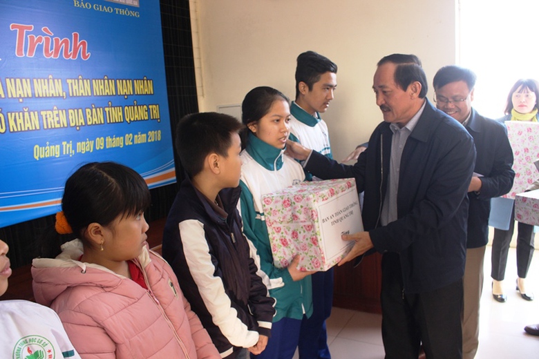 Bao- Giao- thong- Ban- ATGT- Quang- Tri- trao- qua