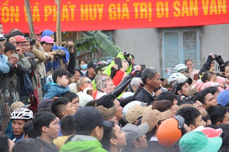 Ve- lang- Sinh- xem- trai- lang- lam- lung- trang-