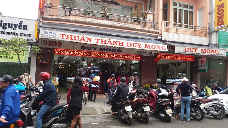 Cac- tiem- vang- Co- do-nhon- nhip- khach- ngay- V