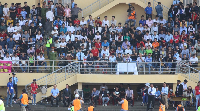 HLV- Park- Hang-seo- xem- gio- cau- thu- U19- tren