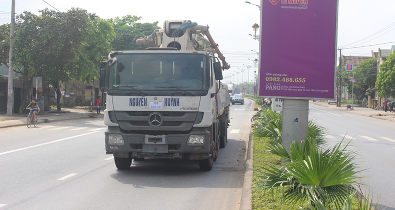 Xe- bom- be- tong- khung- nam- va- gan- 2- ngay- t