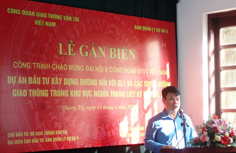 Gan- bien- cong- trinh- chao- mung- Dai- hoi- X- C