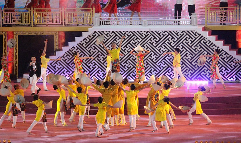 Hue- gia- ban- bang- khuc- hat- an- tinh- 1