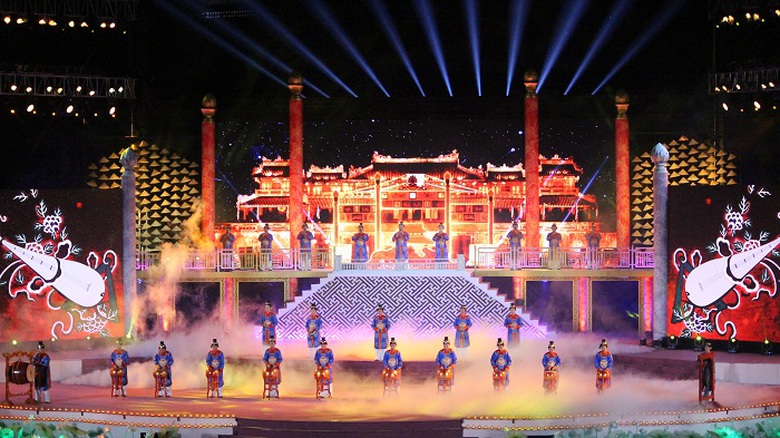 Hue- gia- ban- bang- khuc- hat- an- tinh- 2