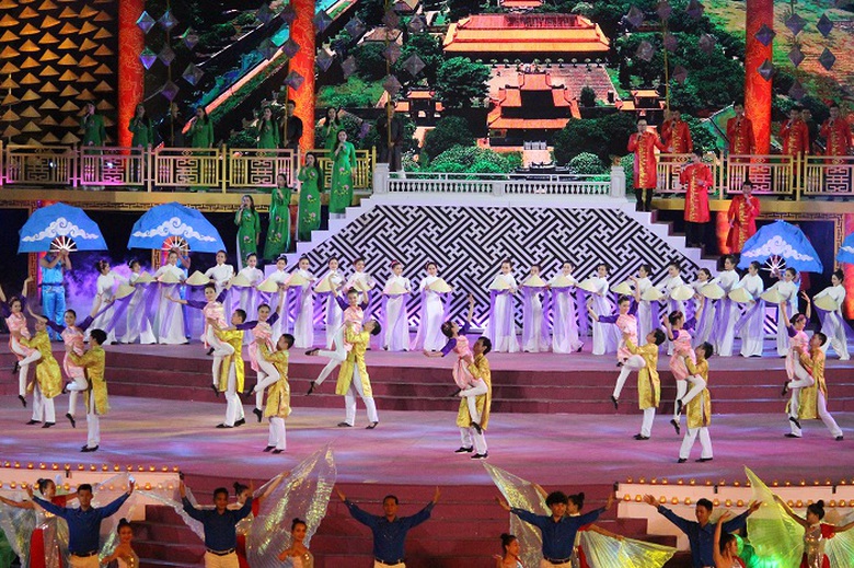 Hue- gia- ban- bang- khuc- hat- an- tinh- 3