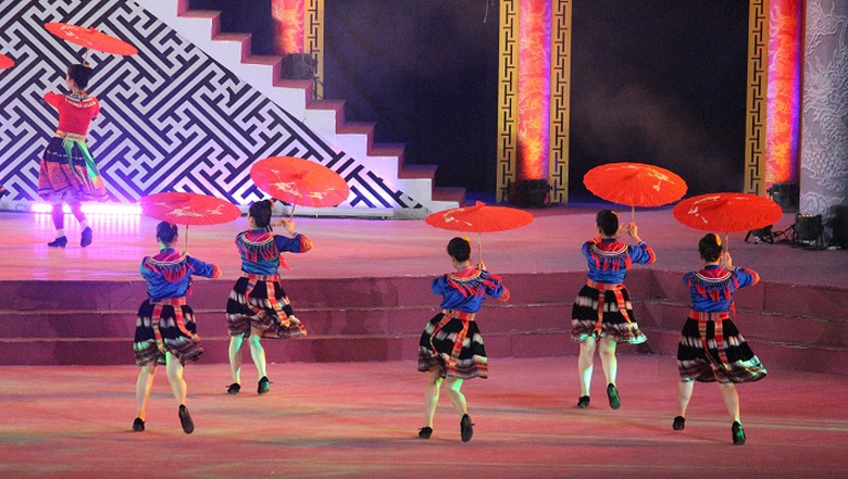 Hue- gia- ban- bang- khuc- hat- an- tinh- 8