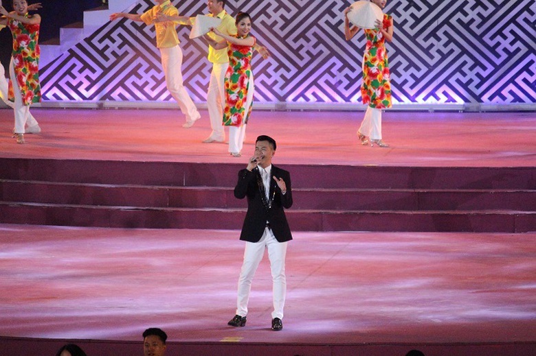 Hue- gia- ban- bang- khuc- hat- an- tinh- 16