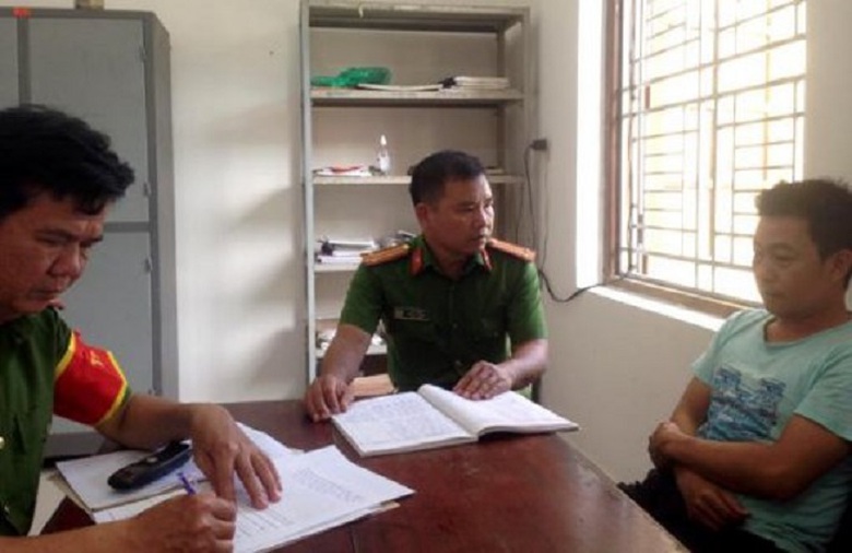 Bat- nong- 3- doi- tuong- 8X- hut- trom- hang- tra