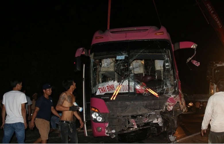 Nan- nhan- vu- TNGT- xe- khach- tren- duong- tranh