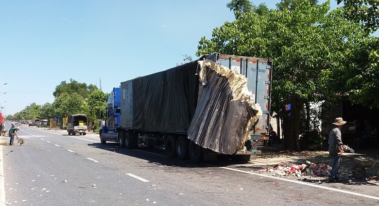 Xe- dau- keo- lao- qua- dai- phan- cach- dam- guc-