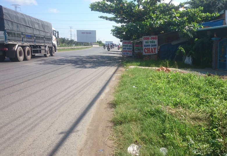 Qu&aacute;n chựt ch&eacute;m kh&aacute;ch ko gh&eacute; ăn