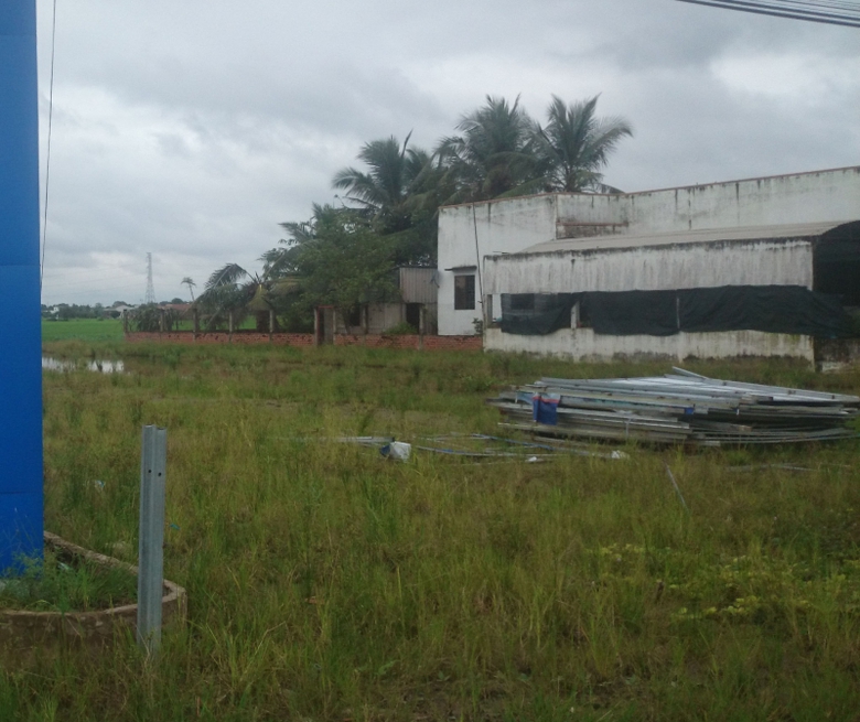 Hai b&ecirc;n khu d&acirc;n cư Gia B&igrave;nh