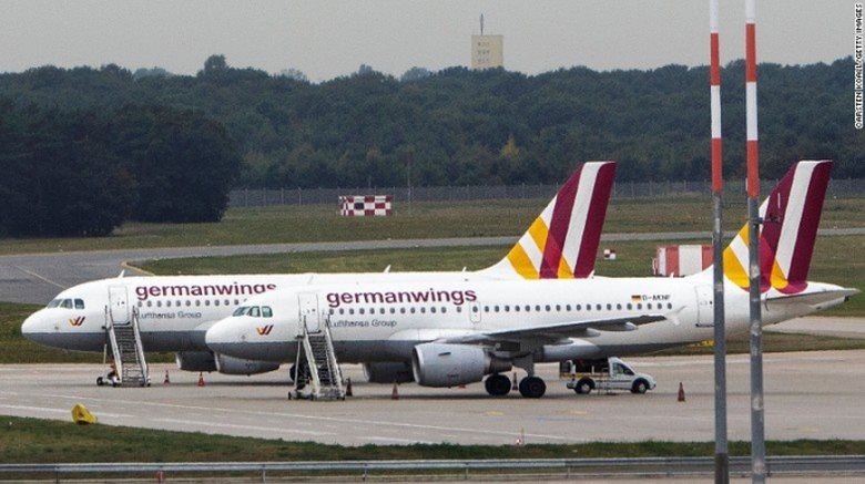 may - bay - roi - hinh - anh