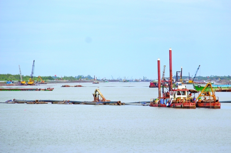 luong-tau-bien-vao-song-hau