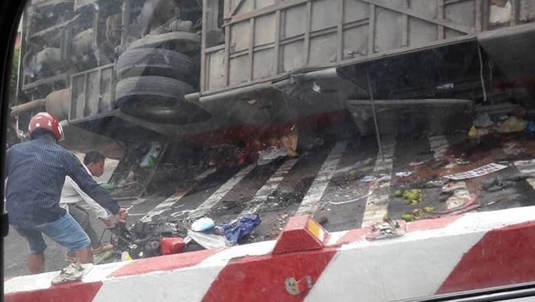 xe-khach-dam-xe-may-1-nguoi-tu-vong-1-2-1654